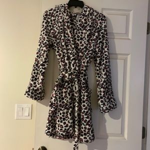 Joe Boxer pink/black leopard print buttery soft robe.